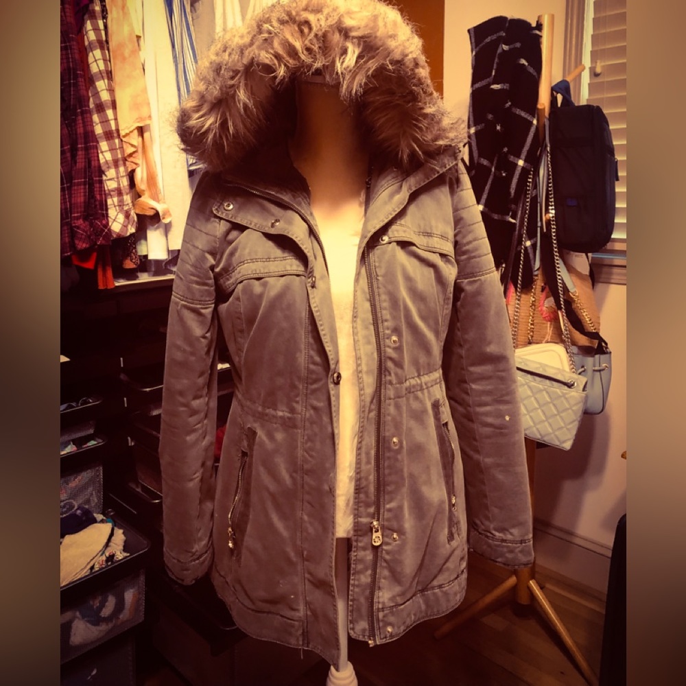 Guess winter jacket olive w/ zip out lining size small